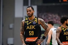 湖人戴维斯转投勇士，NBA西部格局巨变：湖人内线受重创，火箭独行侠错失良机